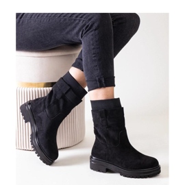 Schwarze Slip-On-Stiefeletten mit Socke 1
