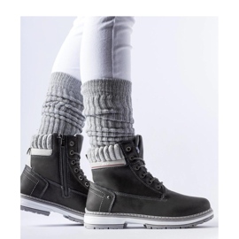 Graue, isolierte Wanderschuhe 1