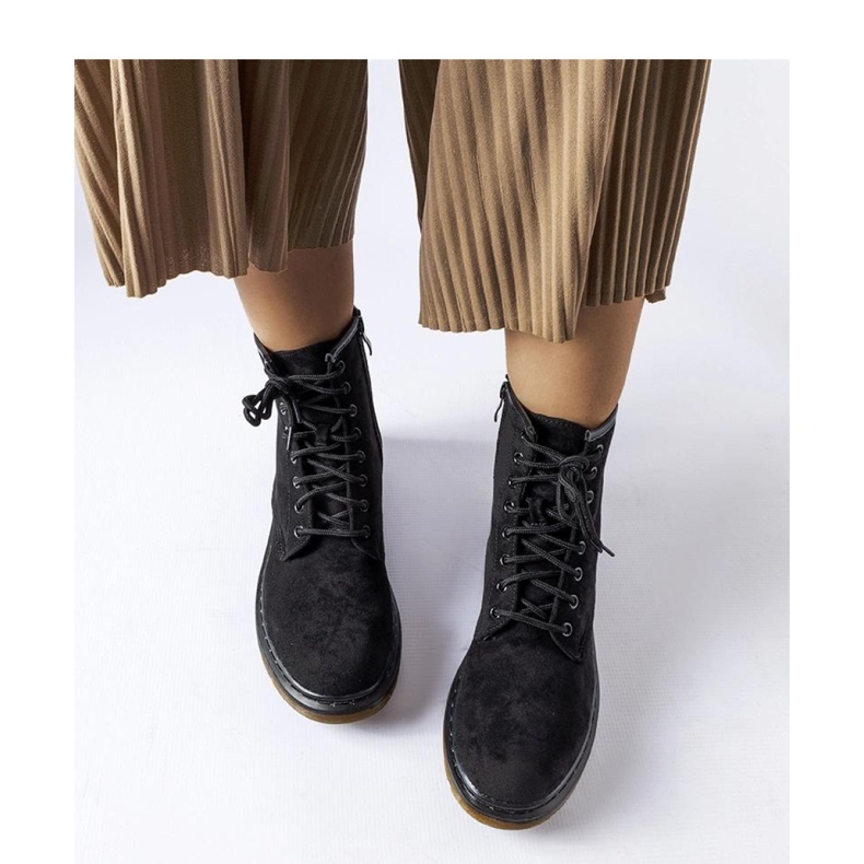 Arbeiter aus schwarzem Öko-Wildleder 1