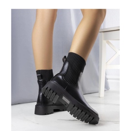 Schwarze isolierte Stiefel 1