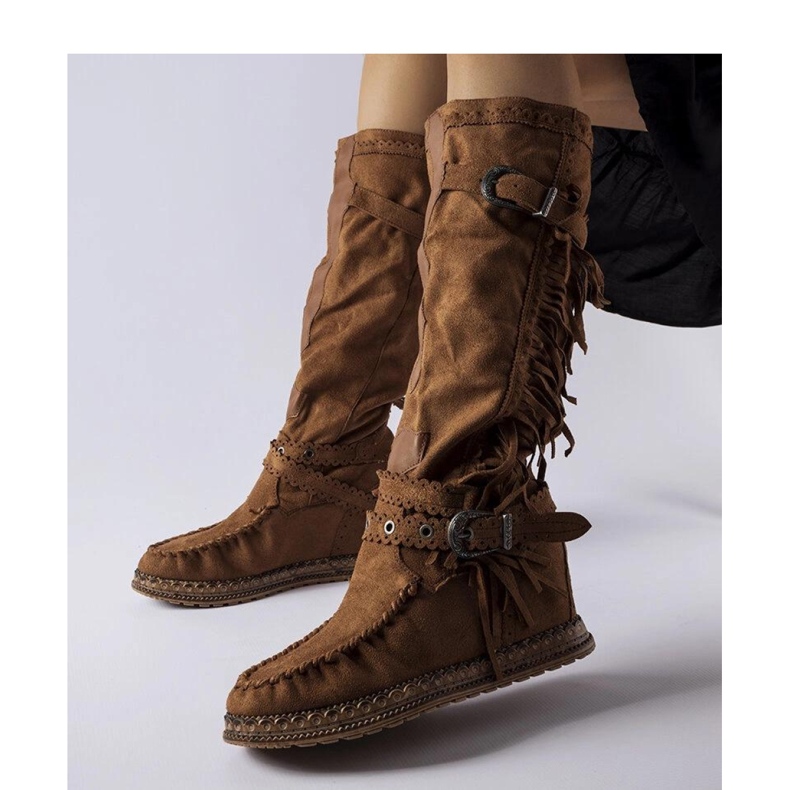 Braune Stiefel mit Innenkeil 1