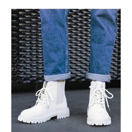 Hellbeige isolierte Wanderstiefel 1