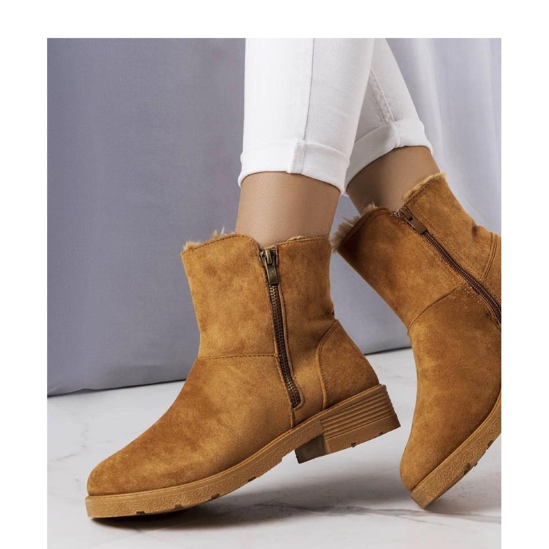 Braune isolierte Stiefel 1