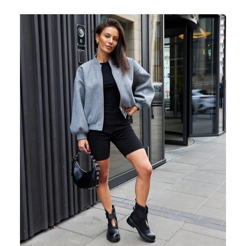 Schwarze Damenstiefel 1