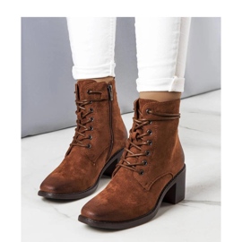 Braune Schnürstiefeletten 1
