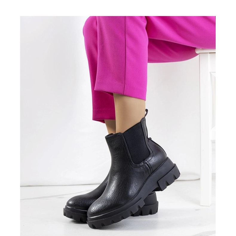 Schwarze Slip-On-Stiefel 1