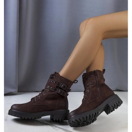 Dunkelbraune Wanderstiefel 1