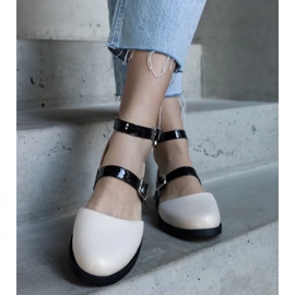 Beige Ballerinas mit Schnalle 2