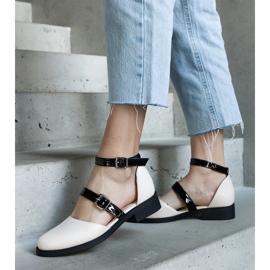 Beige Ballerinas mit Schnalle 3