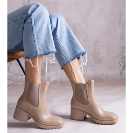 Beige Gummistiefel mit hohem Absatz 1