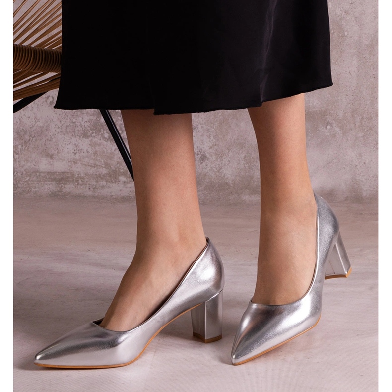 Silbermetallische Pumpen auf dem Pfosten silber- 2