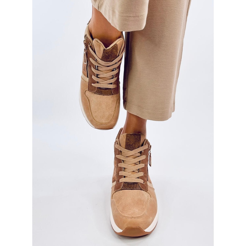 Khakifarbene Sneakers mit verstecktem Keilabsatz beige 1