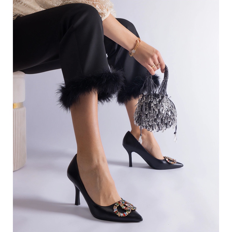 Schwarze High Heels verziert mit bunten Zirkonen 2