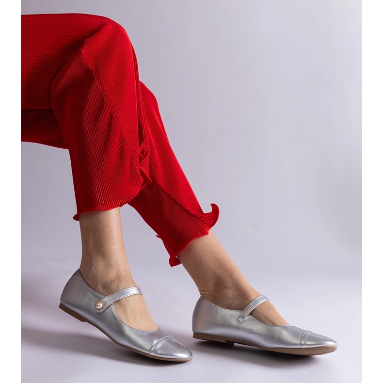 Silberne Ballerinas mit Klettverschluss 1