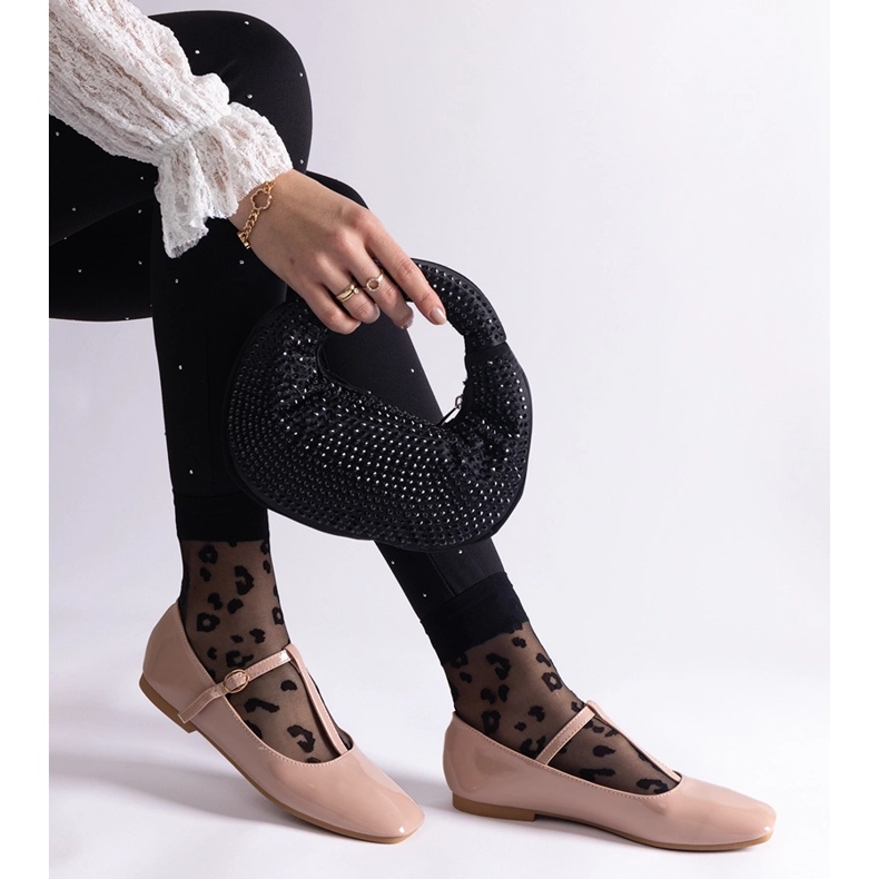 Beige Lack-Ballerinas mit Gürtel 2