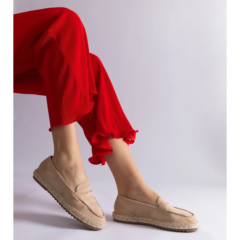 Beige schlüpfte Espadrilles auf die Plattform 1