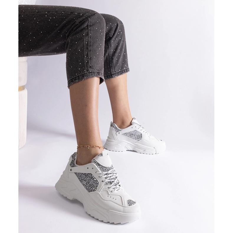 Weiße Damen-Sneaker mit Glitzereinsätzen 1