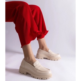 Beigefarbene Damenmokassins aus Öko-Leder 1