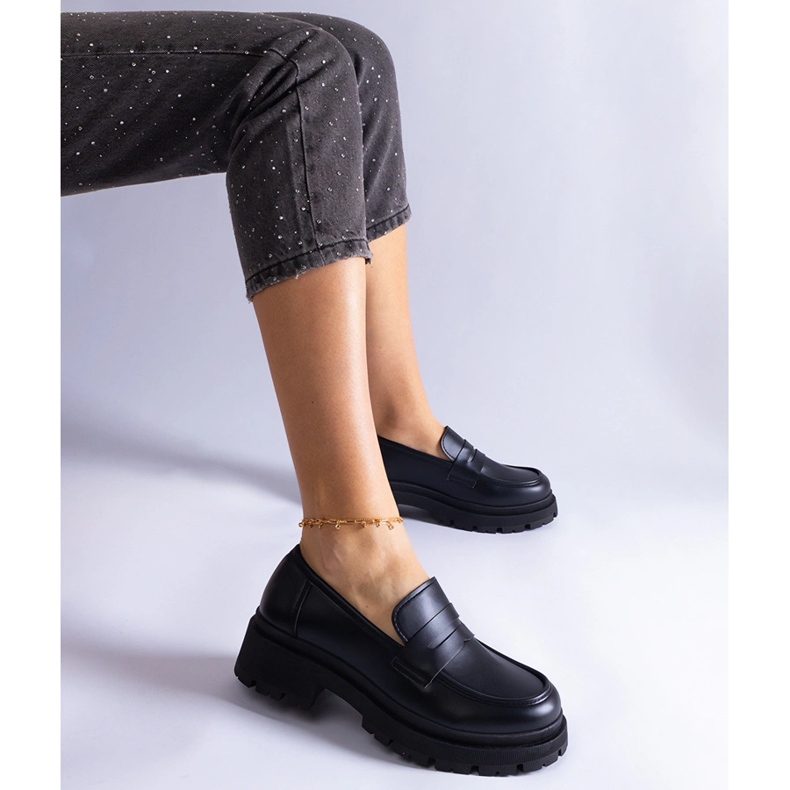 Schwarze Mokassins aus Öko-Leder 1