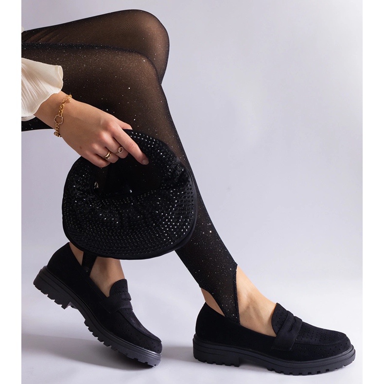 Schwarze, durchbrochene Slipper aus Öko-Wildleder 1