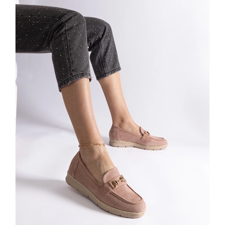 Mokassins für rosa Frauen mit Öko -Wildleder mit einer Kette 1