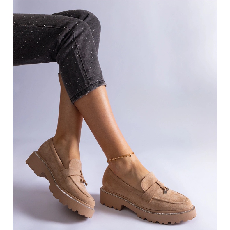 Beige Mokassins aus Öko-Wildleder 2