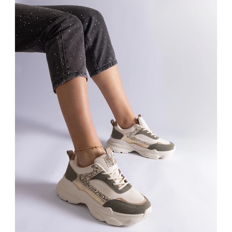 Grüne Turnschuhe mit Glitzereinsätzen 1