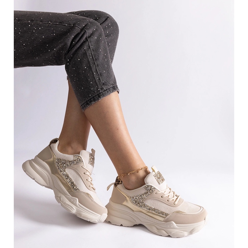 Beige Turnschuhe mit Glitzereinsätzen 2