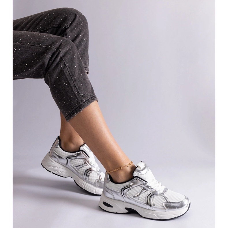 Weiße und silberne Sneaker von Frauen silber- 2