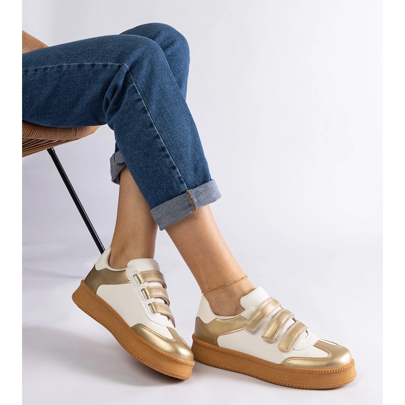 Goldene Sneakers mit Klettverschluss 2