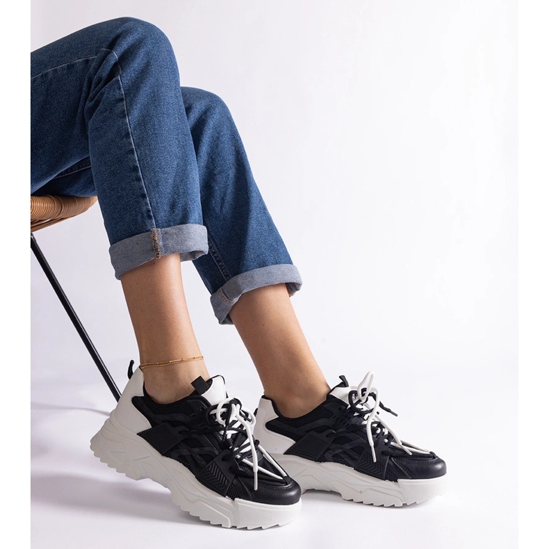 Schwarze Sport-Sneaker für Damen 1