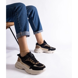 Schwarze Sneaker mit Glitzereinsätzen 1