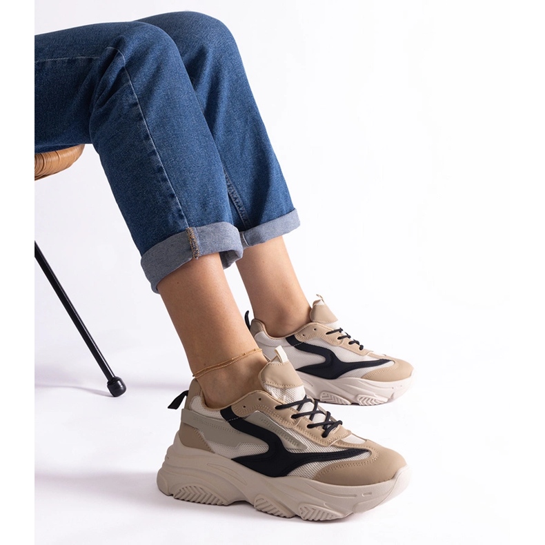 Beige-schwarze Damen-Sneaker 1