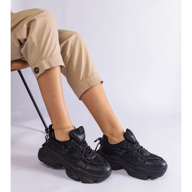 Schwarze Sport-Sneaker für Damen 2