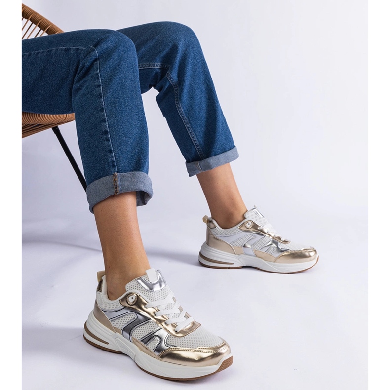 Sport-Sneaker aus Stoff mit goldenen Einsätzen 1