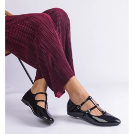 Schwarze Ballerinas aus Lackleder mit Schnalle 1