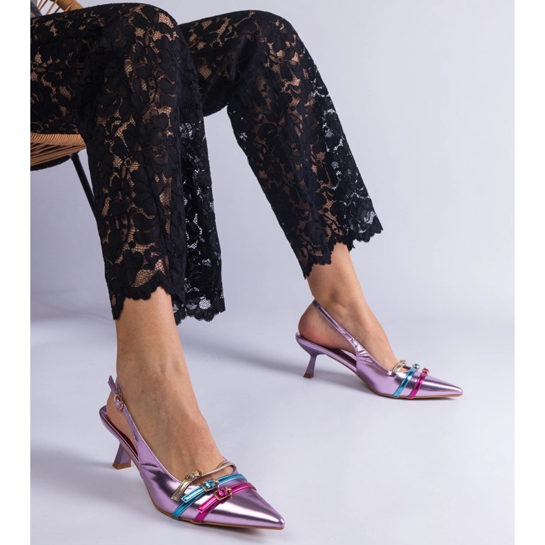 Lila Entenküken mit offenem Piet violett 1