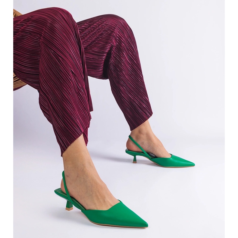 Grüne Entenküken mit offenem 1