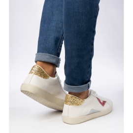 Frauen -Sneaker Brocade Peachpuff -Einsätze weiß 1