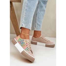 Damen -Sneaker in dunkelgräßen Herzen beige 2