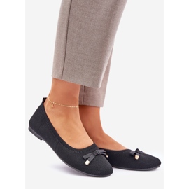 Maschen -Ballerinas mit einem schwarzen Bug 1