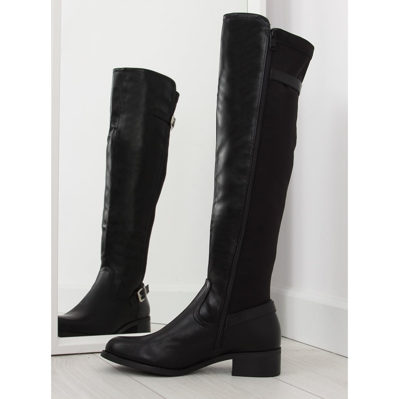 Schwarze Stiefel mit flexiblem Obermaterial 2