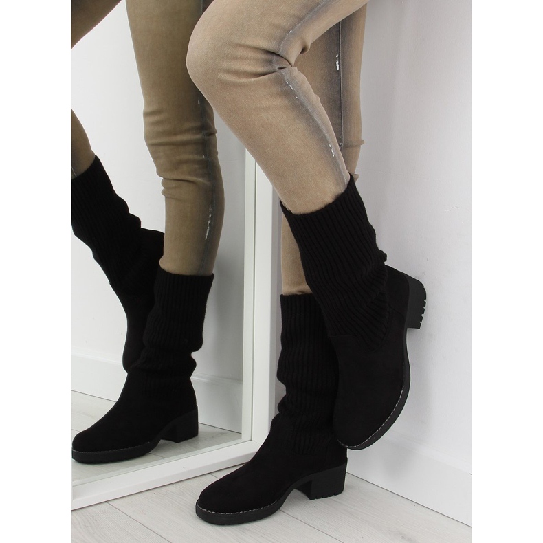 Schwarze Stiefeletten mit gestricktem Obermaterial 1