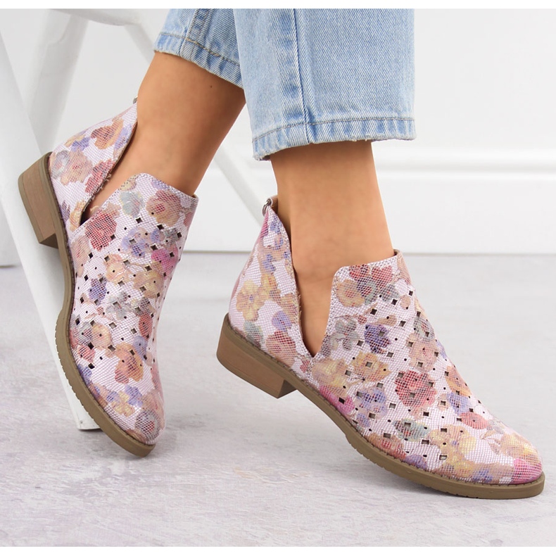 Openwork-Stiefel für Frauen in weiße Blumen M. Daszyński SA62-102 eingeführt 1