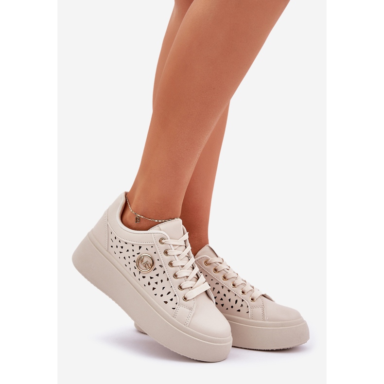 Openwork -Turnschuhe mit goldenem Detail Beige 1
