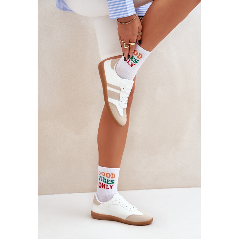 Niedrige Frauen -Turnschuhe mit Öko -Leder -Beige und Weiß 2