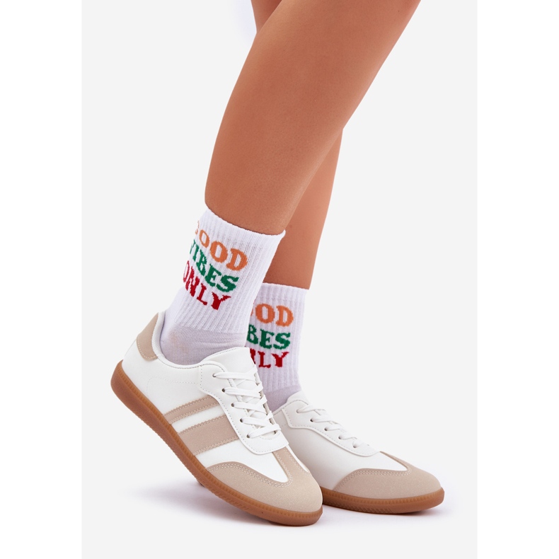 Niedrige Frauen -Turnschuhe mit Öko -Leder -Beige und Weiß 1