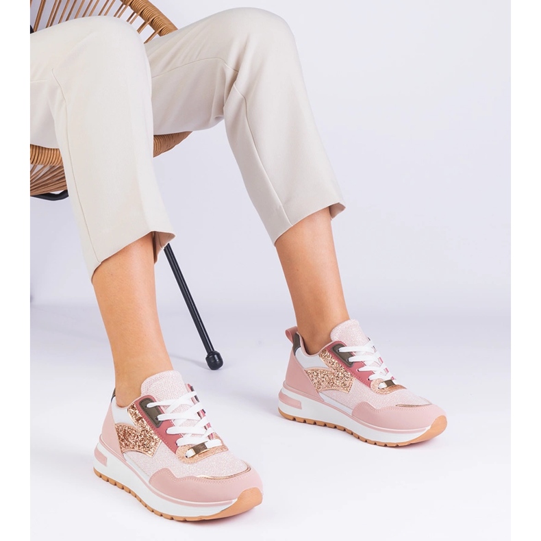 Rosa Sneaker auf der Plattform, die mit Glitzer dekoriert sind 2