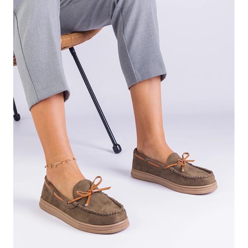 Grüne Frauen -Slipper aus Ekozamsz mit einem Bogen 2