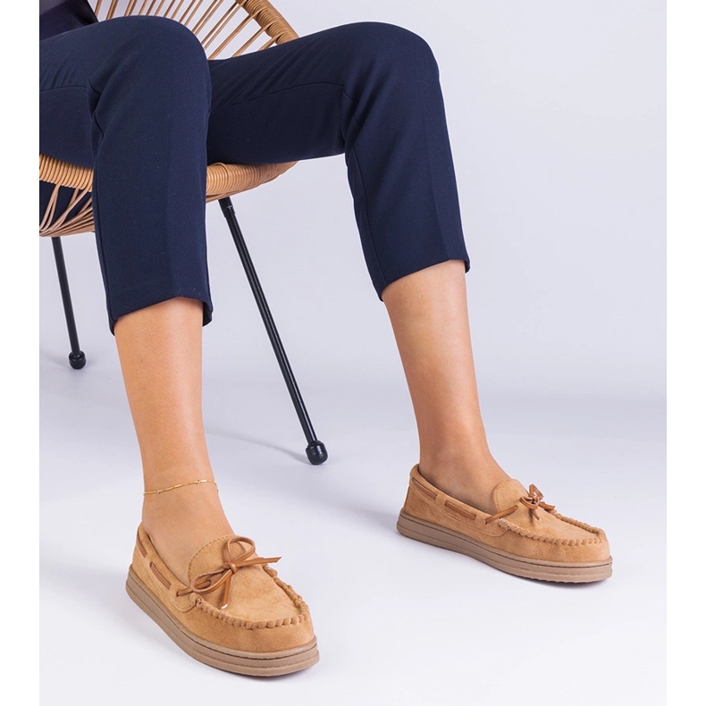 Brown Damen -Slipper aus Ekozamsz mit einem Bogen braun 2